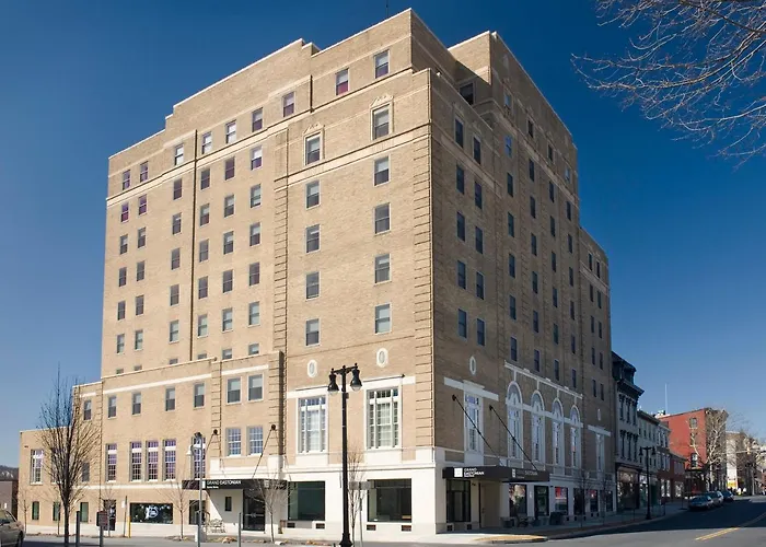 Grand Eastonian Hotel & Suites