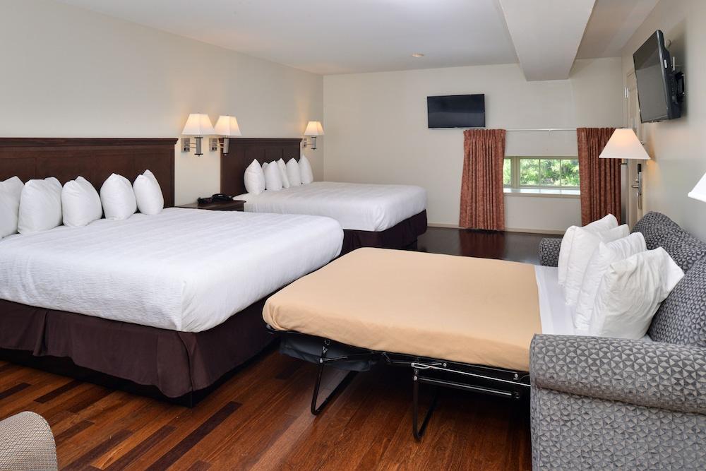 Hotel Grand Eastonian & 3*