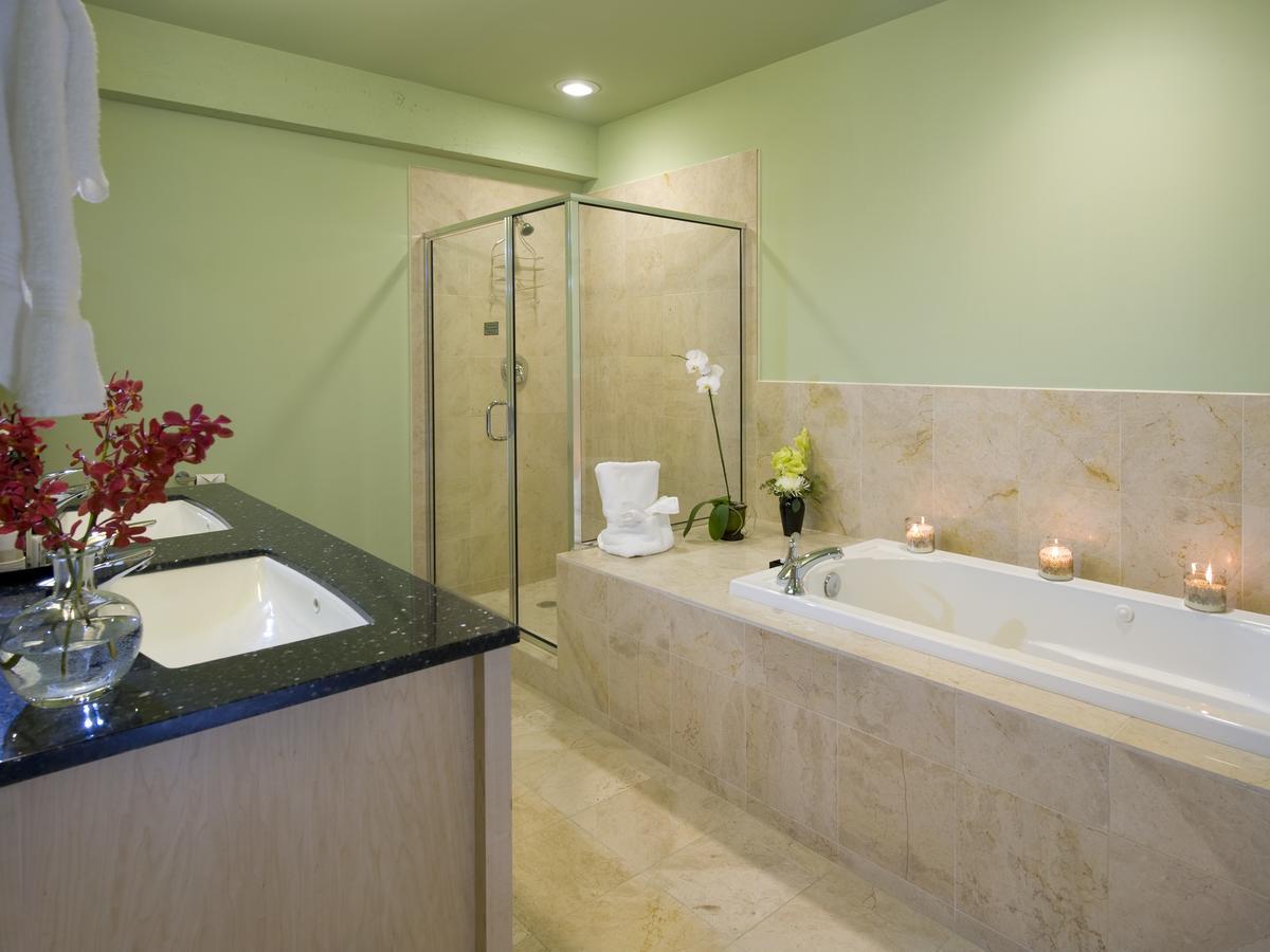 Hotel Grand Eastonian & 3*