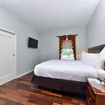 Grand Eastonian Hotel & Suites Easton