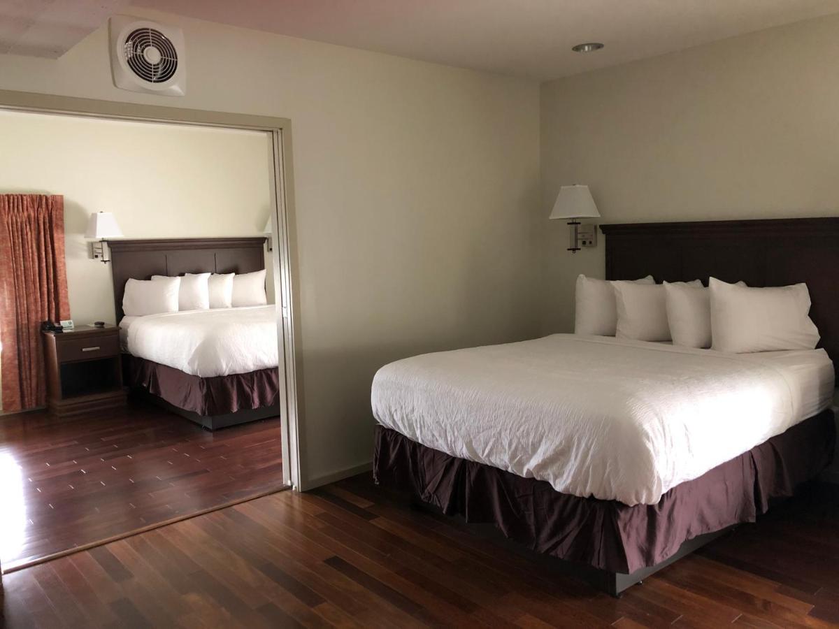 Hotel Grand Eastonian & 3*
