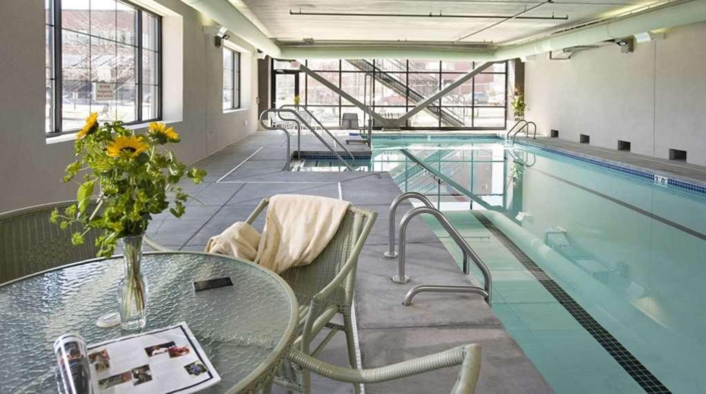Hotel Grand Eastonian & 3*